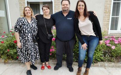 Un groupe d’amis en visite en Champagne